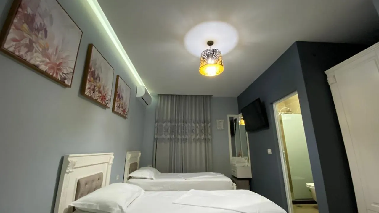 Hotel Univers Bajram Curri 0*,